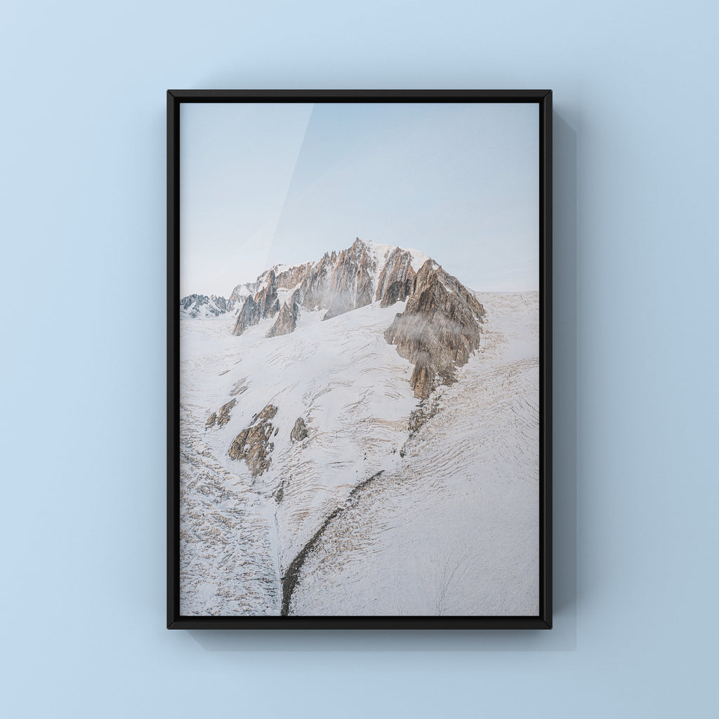 The little mountain and the glacier